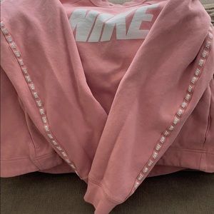 NIKE women medium crop sweatshirt. Size small.